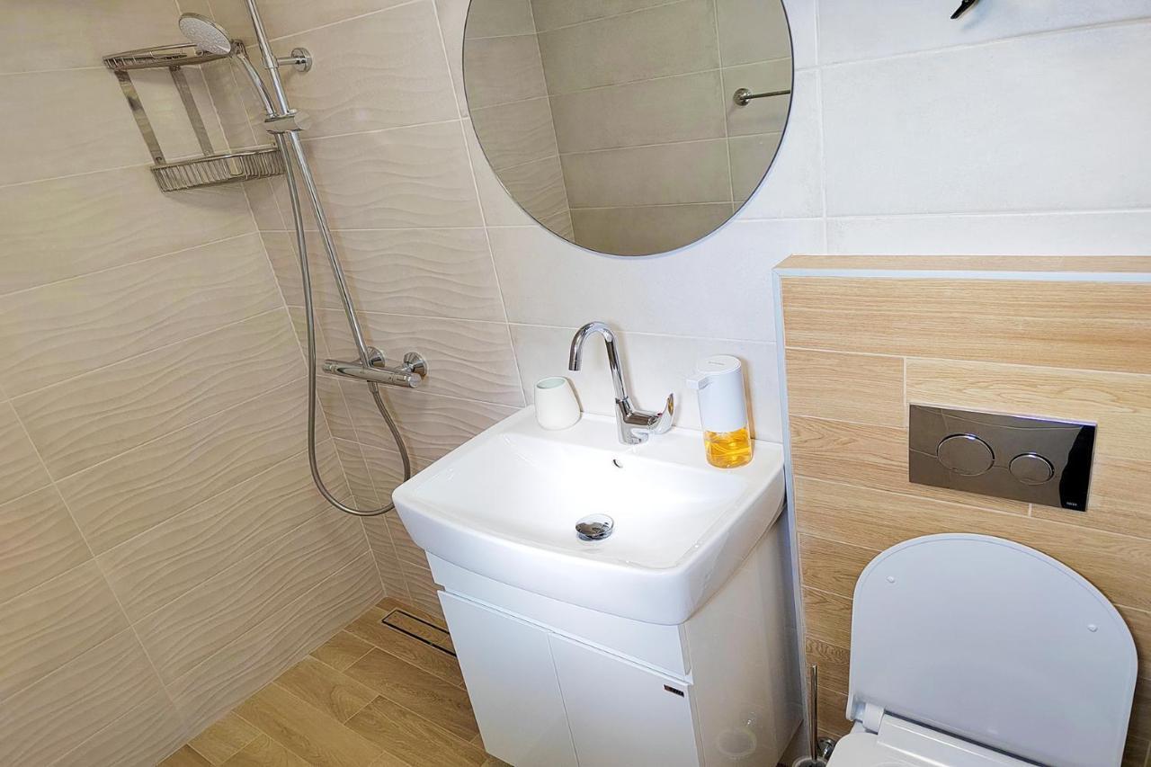 Shik & Chic In The Heart Of Burgas # 5Min From Beach # New 外观 照片